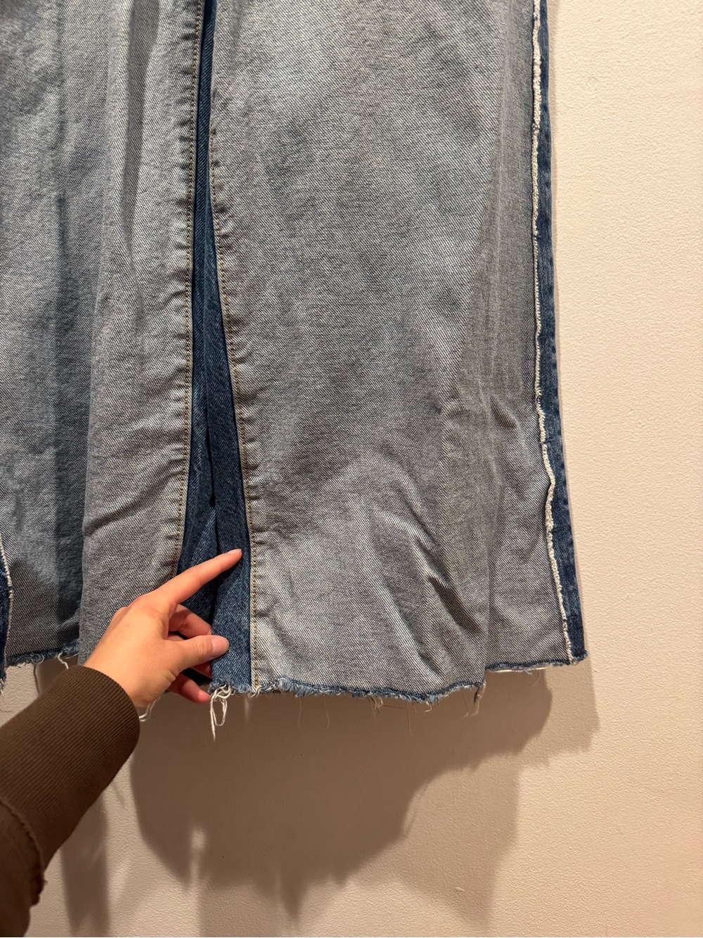 Levi's '94 Baggy Wide Leg Jeans - Picture 6 of 9